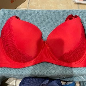 BNWT Red Underwire Bra in Size 38D